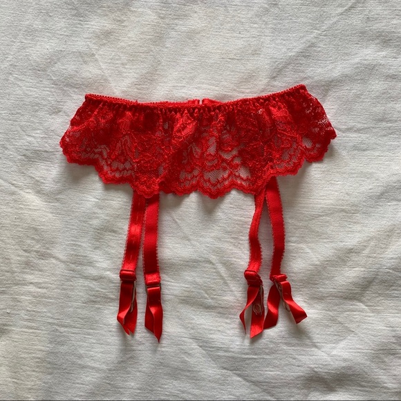 M Vintage Red Lace Garter Belt - Picture 1 of 3